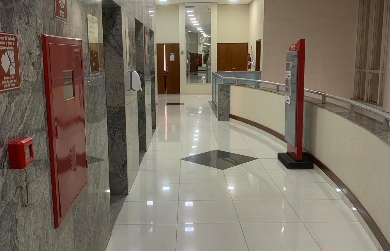 Flat Em Hotel Padrao Com Valor Acessivel Тагуатинга Экстерьер фото